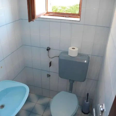 Apartment Fuer 4 Personen By Interhome